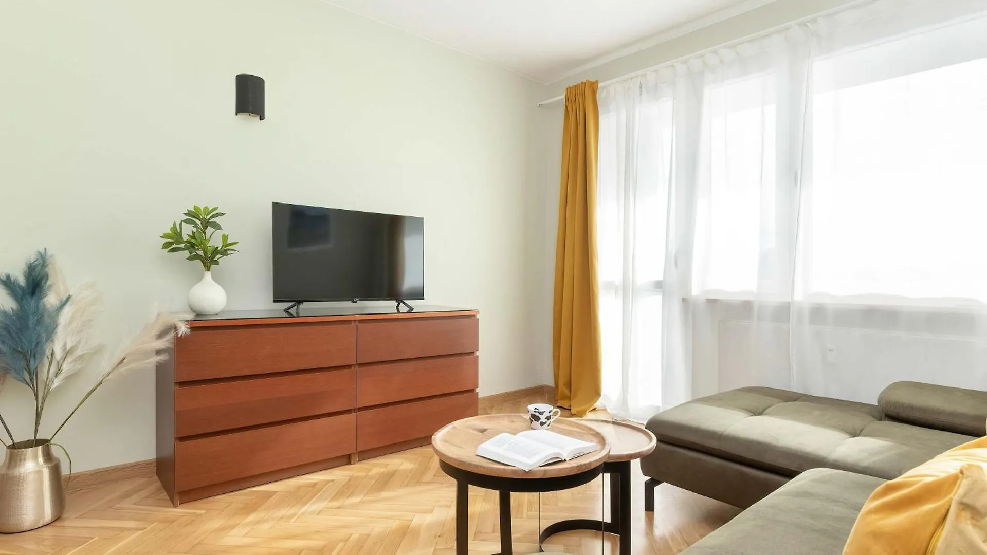 Jasny Apartament Z Pieknym Widokiem Na Miasto By Noclegi Renters Gdaňsk 0*,  Polsko